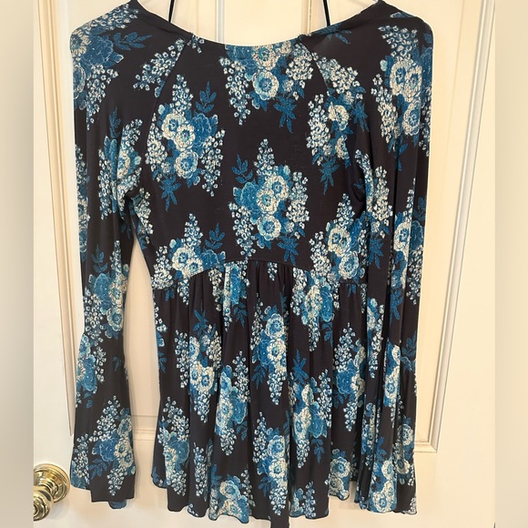 NWT Free People Speak Easy Printed Bell Sleeve Top - Picture 9 of 9
